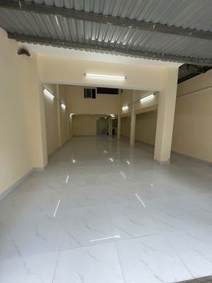 Rent a 4-level house with a float 100 meters wide, truck trail for storage at vp ty.