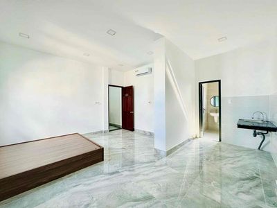 Y-shaped pledges at full balcony value