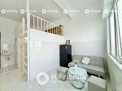 The window - full interior - 35 M2 06 nears a four - quarter turn