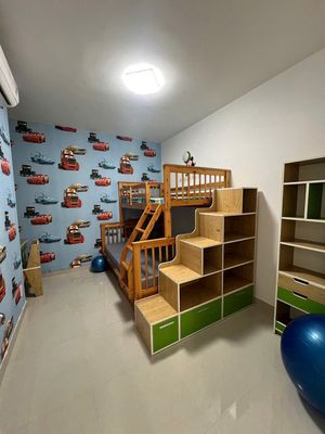 Rent the happy City apartment - three bedrooms with ntds, a cheap balcony.