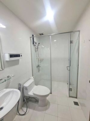 C/c Screc-Trường Sa District 3 Full interior two bedrooms, 77 meters2, rent 12 million a month.