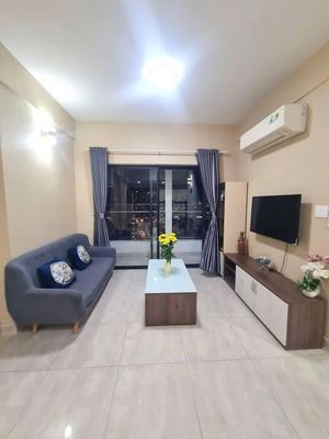 C/c Screc-Trường Sa District 3 Full interior two bedrooms, 77 meters2, rent 12 million a month.