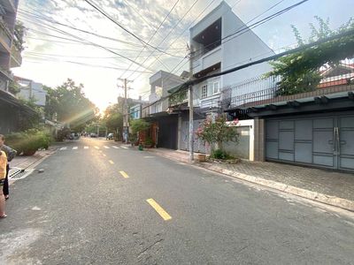 We're going to a Special Forces unit, Tân Hương, area 16 x40, floor one. Area of use 1200 m2