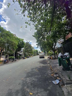 We're going to a Special Forces unit, Tân Hương, area 16 x40, floor one. Area of use 1200 m2