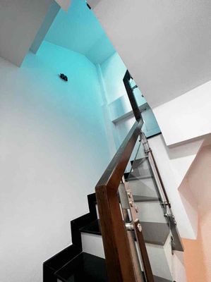 Rent a house and do an alley block away from Quang Trung.