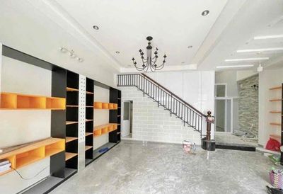 Rent the 5-foot bedroom 7 x 23 m on Tân Quy Street Front.