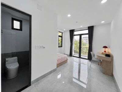 apartment 1 bedroom + balcony / Studio nears 4 Phạm Hùng