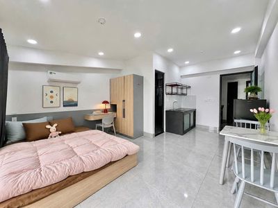 apartment 1 bedroom + balcony / Studio nears 4 Phạm Hùng