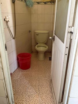 Cheap hotel suite on Lạc Long Quân Street, kitchen.