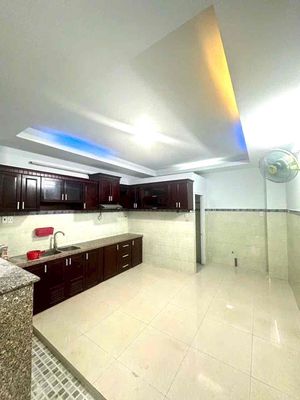 Every room has his own bathroom.