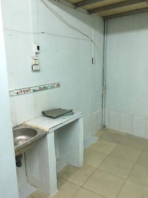 Room is empty for you, guard, private toilet counter. Security is quiet.