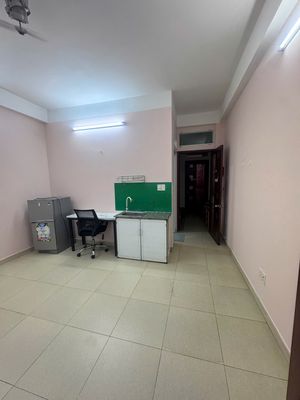 Hotel 68/27 Út Tịch, near Trg College, mid-level Dzi, airline
