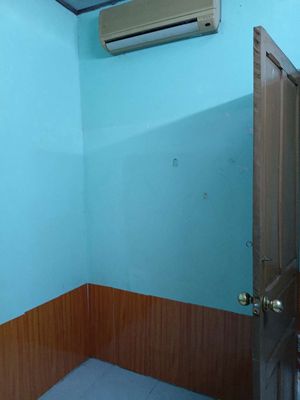 I'll take the girls' room.