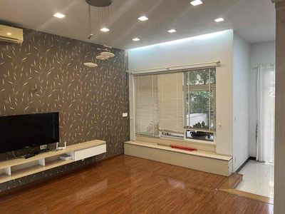 Rent a nice villa. At 7th District, 53 million a month.