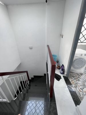 Rent the original house, the owner, 4 bedroom + 5 toilets, 4x12, basic interior.
