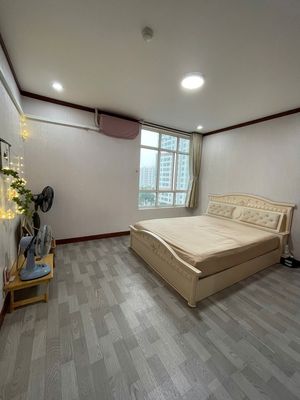 Rent the class of 8-- big apartment, 115 meters2, 150 meters.