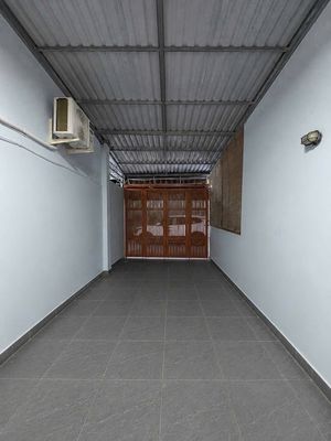 Rent a three-story street, an alley car-- P. Phú Thuận 7th District.