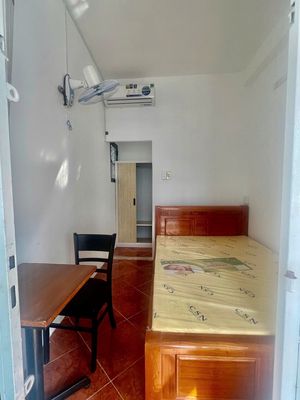 Room one bedroom, full interior kitchen, balcony.