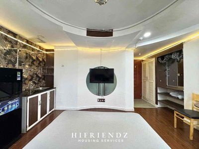 The mini Full interior is 500 meters from the Nguyễn Trãi. 5th District.