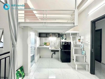 Super-President - newly built at the University of Cultural College, Scientific College, huit