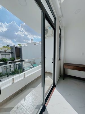 The master interior suite, the big balcony.