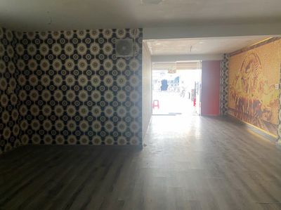 Rent 5 floors of a house. 2rd of a month.