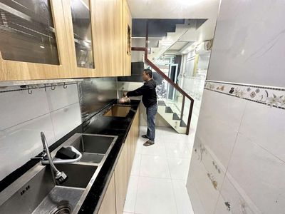 Rent 42 meters 1 . 1 . 1 . 1st floor auto car 1135 Huỳnh Tấn Phát
