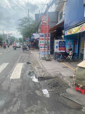 Rent a Phạm Thế Hiển cash house. 4/4 x 13. It's 17 trieu.