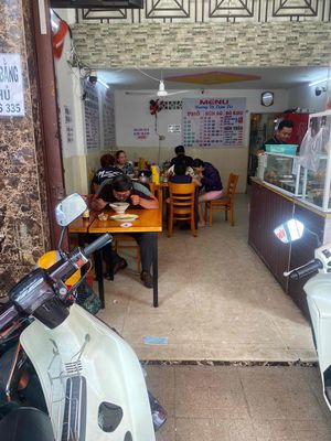 Rent a Phạm Thế Hiển cash house. 4/4 x 13. It's 17 trieu.