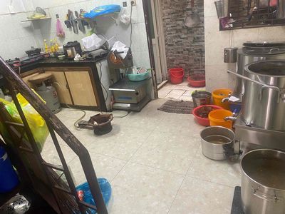 Rent a Phạm Thế Hiển cash house. 4/4 x 13. It's 17 trieu.