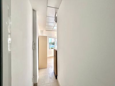 Rent a nice elevator room full of county 6