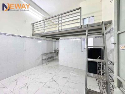 Good boarding room, high guard near the Royal Highness market, the airline.