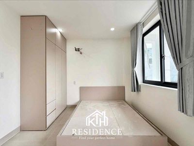 The new super wide studio has big balconies full of furniture that can easily travel.