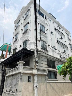 renting a full-end apartment, new building P is better than the old NY