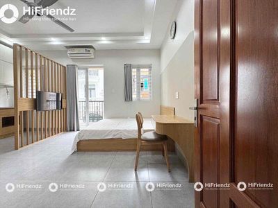 Opened-- studio 12.x million 010,000 balcony full interior.