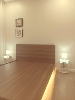 Rent a bedroom in three bedrooms, with balconies, charge of management, full interior.