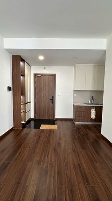 Akari City anchors - super nice apartment, two bathrooms.