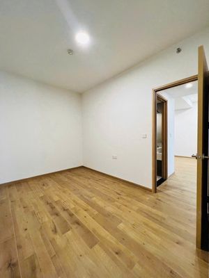 The apartment is empty. Akari City 2 bedrooms - a super good price of 9 million a month.