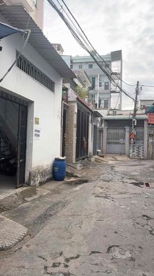 Two rooms are empty. One or two people live near the Leung Bridge.