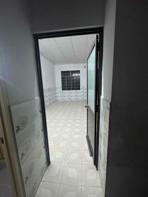 Rent room in the original house.
