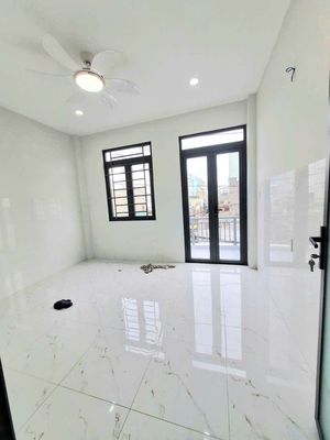 3 alleys 363 New Lands... 2 bedrooms... 3 9 million toilets