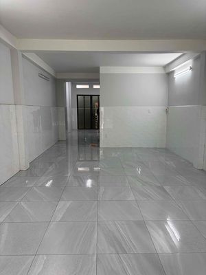 It's the owner who rents the main apartment - the great Thoại Ngọc Hầu, the new