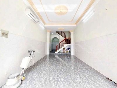 The apartment for the cab, the Nguyễn Tri Phương Railway.
