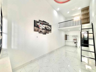Rent a room with 2.5 M elevators, two cheap windows.