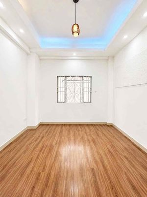 Nice room-- only 4.2 million a month-- số 75 Tân Phong front.