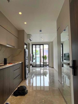 The service apartment's like a Bancong bedroom. Full interior.