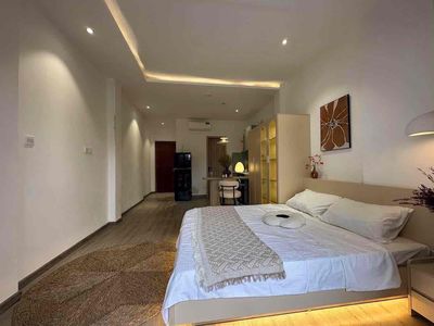 The new apartment full of beautiful colonized furniture near the tdtu, the district of one center