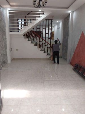 4 x 18 meters 2-story bedroom 2 East East H-Hotel. Near the fall of three broachs.