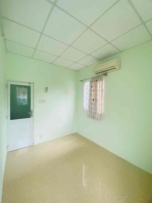 Two windows. 10 meters.