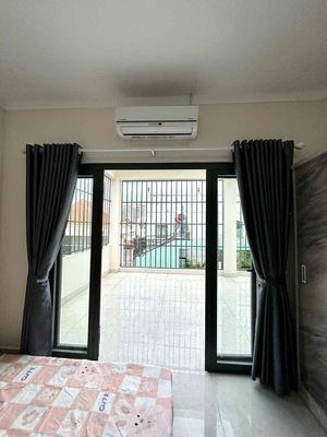 The owner himself rented the Great Public Hall with an immediate elevator across District 1.